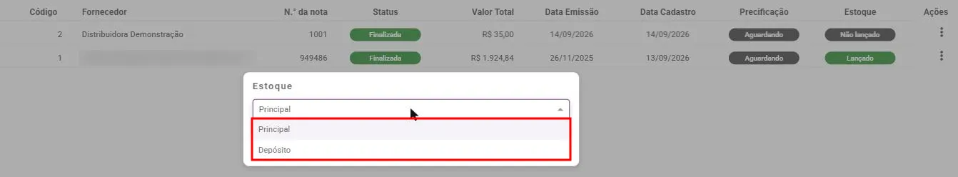 Janela Estoque com a lista de locais de estoque aberta sobre a relação de notas